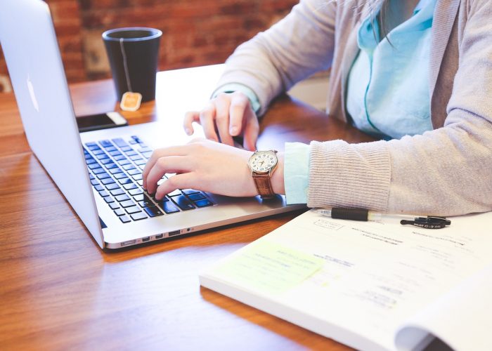 student, typing, keyboard-849825.jpg